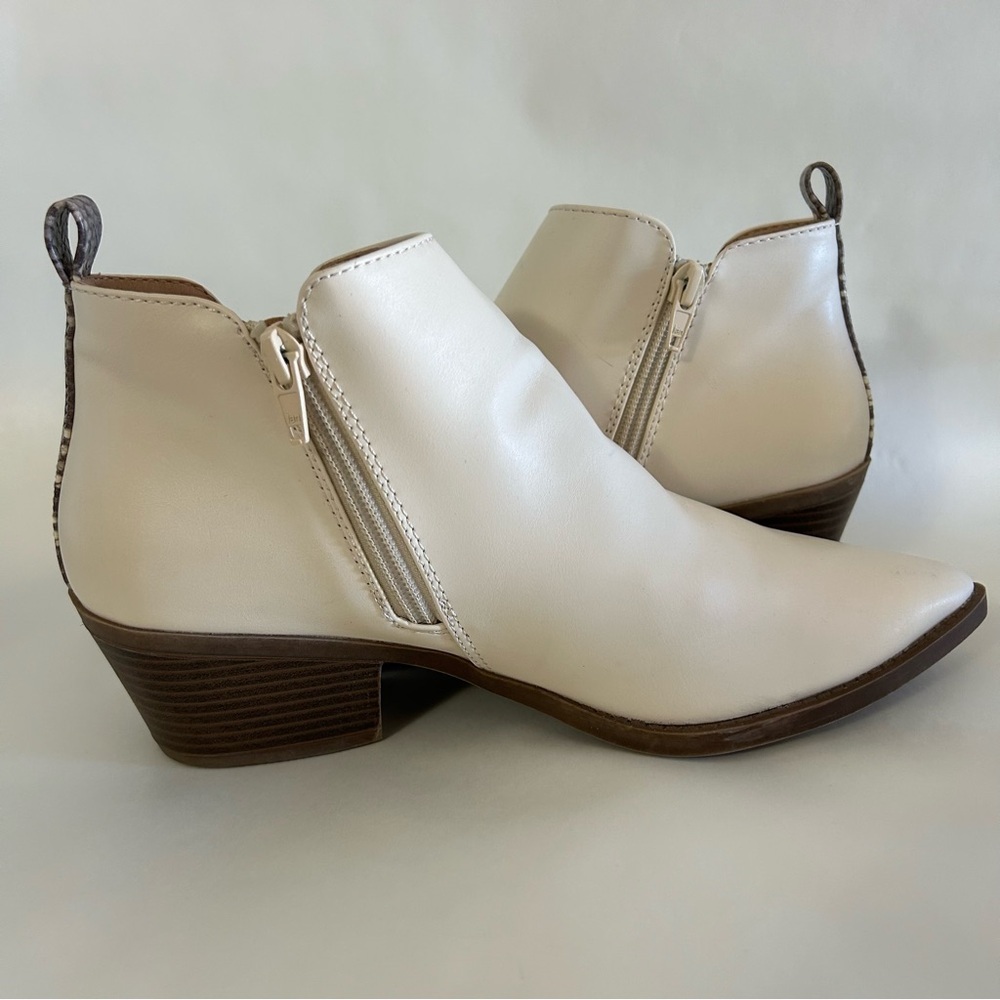 Time and Tru Ivory zip up ankle boots with snake print detail - Picture 4 of 10